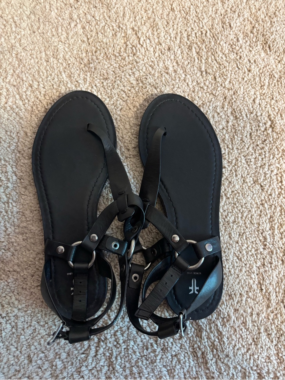 FRYE AND CO. Black Leather T-Strap Women's Sandals